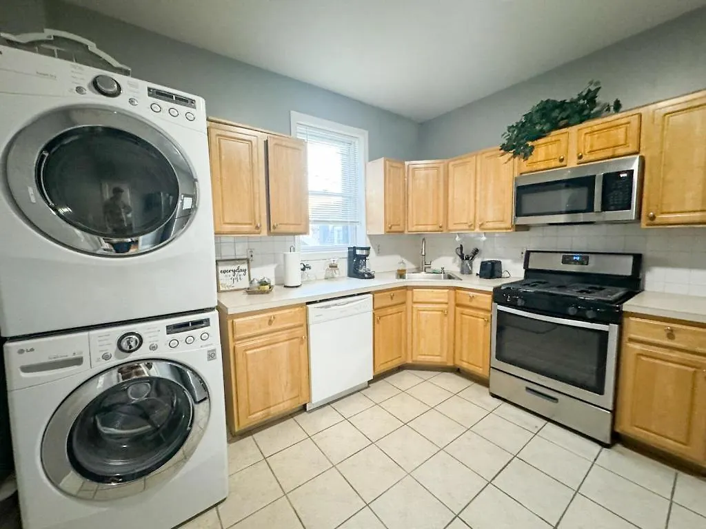 3 Bed 1 Bath Free Parking Near Nyc Apartment North Bergen United States