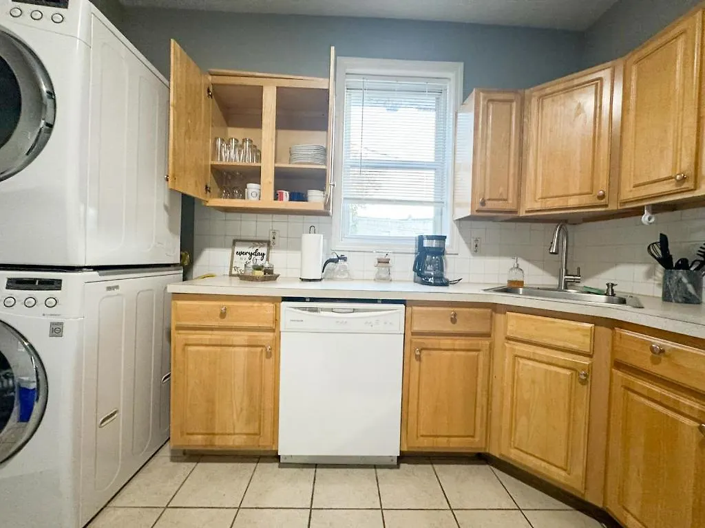 3 Bed 1 Bath Free Parking Near Nyc Apartment North Bergen