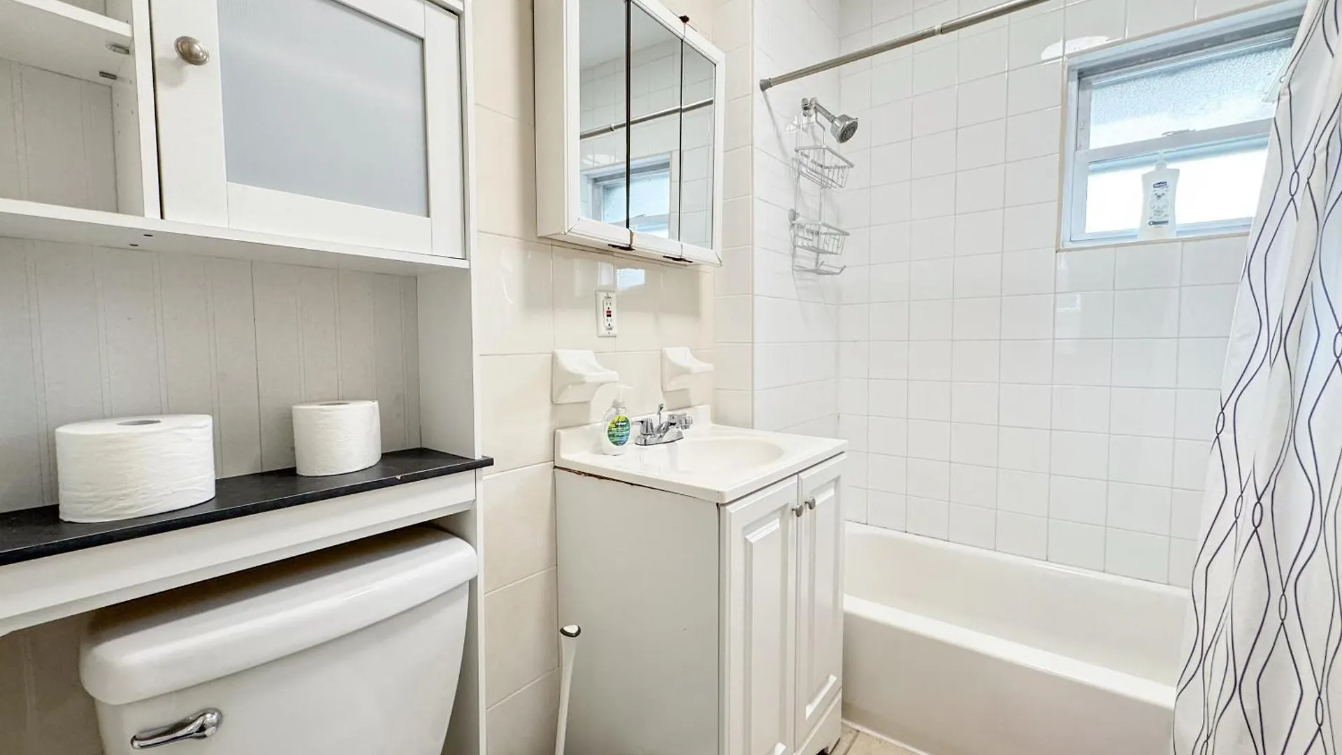 3 Bed 1 Bath Free Parking Near Nyc Apartment North Bergen United States
